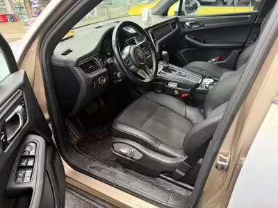 Porsche Macan 2018, 122000 км, за 19099.1 USD