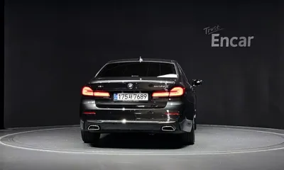 BMW 5-Series 2021, 76862 км, за 24238.04 USD