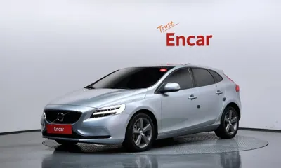 Volvo V40 · 2018 год