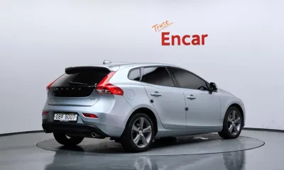 Volvo V40 2018, 58655 км, за 7811.47 USD