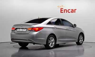 Hyundai Sonata 2013, 24843 км, за 3908.8 USD