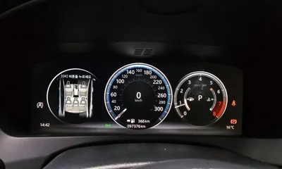 Jaguar XE 2018, 97376 км, за 5185.77 USD - фото 8