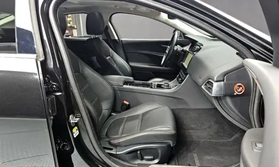 Jaguar XE 2018, 97376 км, за 5185.77 USD - фото 10