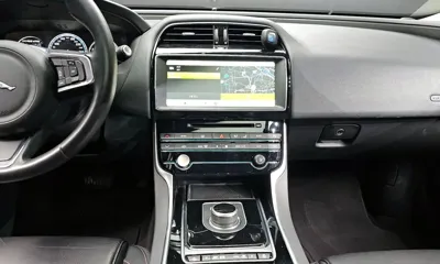 Jaguar XE 2018, 97376 км, за 5185.77 USD - фото 14