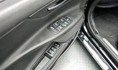 Jaguar XE 2018, 97376 км, за 5185.77 USD - фото 17