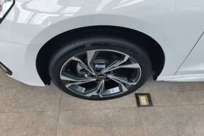 Audi A3 2025, 100 км, за 24454 USD - фото 10