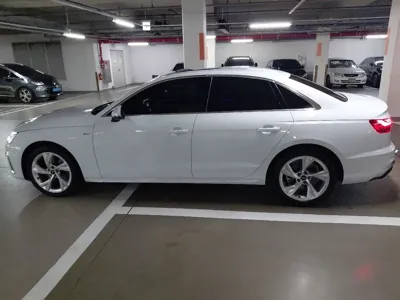 Audi A4 2021, 43529 км, за 12472.1 USD