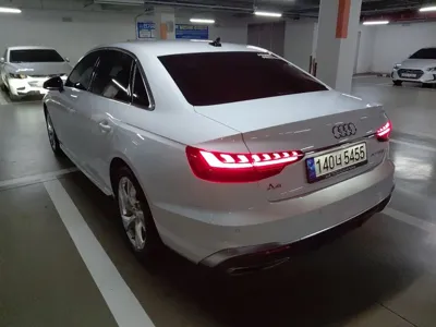 Audi A4 2021, 43529 км, за 12472.1 USD - фото 6