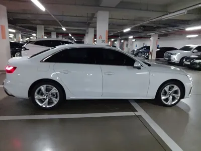 Audi A4 2021, 43529 км, за 12472.1 USD - фото 8