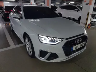 Audi A4 2021, 43529 км, за 12472.1 USD - фото 9