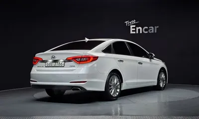 Hyundai Sonata 2015, 74970 км, за 6498.62 USD