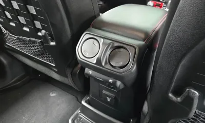 Jeep Wrangler 2023, 32510 км, за 33171.3 USD - фото 19