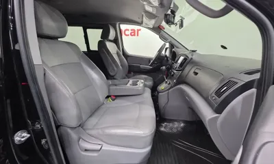 Hyundai Starex 2017, 80392 км, за 8861.76 USD - фото 10