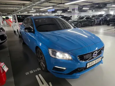 Volvo S60 2017, 96000 км, за 16935.8 USD