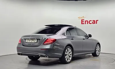 Mercedes-Benz E-Class 2019, 63692 км, за 16604.8 USD