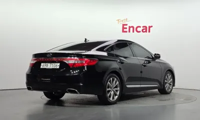 Hyundai Grandeur 2015, 114872 км, за 5667.76 USD
