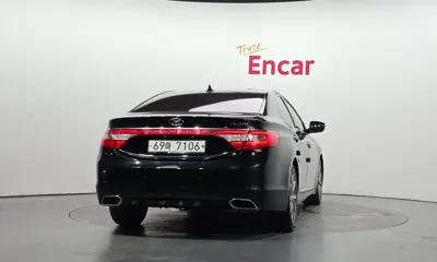 Hyundai Grandeur 2015, 114872 км, за 5667.76 USD