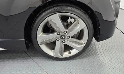 Hyundai Veloster 2014, 121849 км, за 3841.89 USD - фото 21
