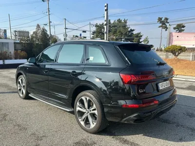 Audi Q7 2022, 88500 км, за 35163.1 USD