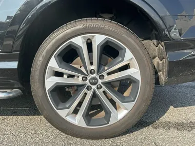 Audi Q7 2022, 88500 км, за 35163.1 USD