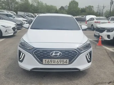 Hyundai Ioniq · 2020 год