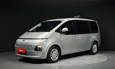 Hyundai Staria · 2023 год