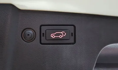KG_Mobility_Ssangyong Torres 2023, 47221 км, за 13805.58 USD - фото 20
