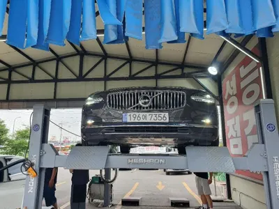 Volvo S90 · 2023 год