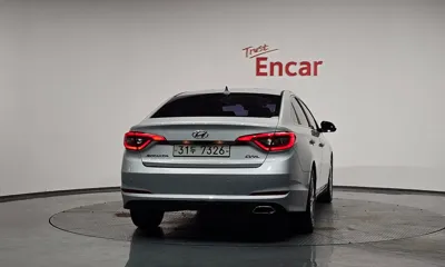 Hyundai Sonata 2015, 102408 км, за 5629.13 USD