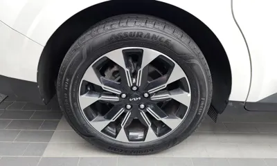 Kia Canival 2023, 41542 км, за 16133.24 USD