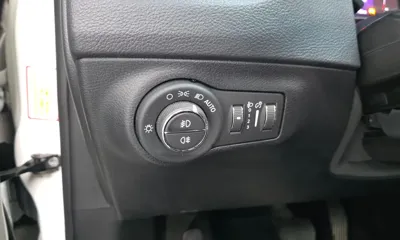 Jeep Compass 2018, 41745 км, за 9124.33 USD - фото 17