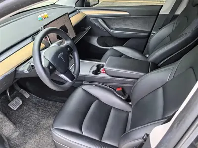 Tesla Model Y 2022, 51000 км, за 23917.69 USD