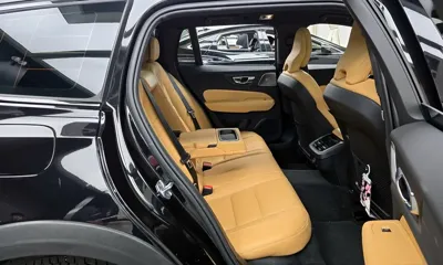 Volvo V60 2021, 35805 км, за 23624.79 USD - фото 12