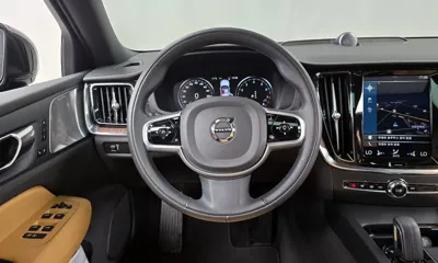Volvo V60 2021, 35805 км, за 23624.79 USD - фото 13