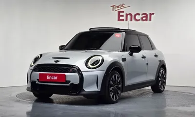 MINI Cooper · 2023 год