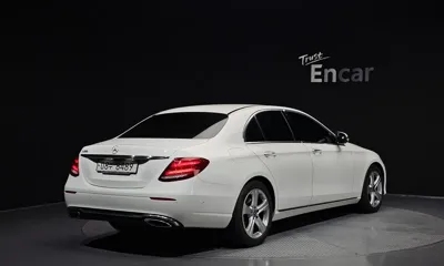 Mercedes-Benz E-Class 2018, 72770 км, за 14172.02 USD