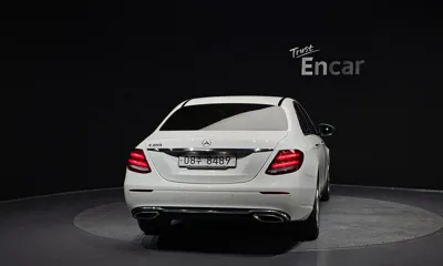 Mercedes-Benz E-Class 2018, 72770 км, за 14172.02 USD