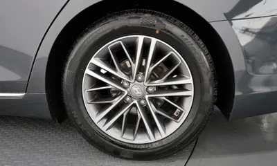 Hyundai Grandeur 2017, 215975 км, за 5814.34 USD