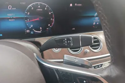 Mercedes-Benz E-Class 2021, 86300 км, за 37316 USD