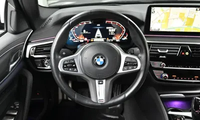BMW 5-Series 2023, 35212 км, за 26110.54 USD - фото 13
