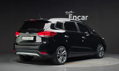 Kia Carens 2017, 110840 км, за 7481.14 USD