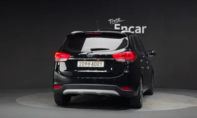 Kia Carens 2017, 110840 км, за 7481.14 USD