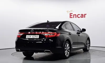 Hyundai Grandeur 2015, 199137 км, за 2642.38 USD
