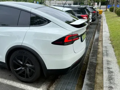 Tesla Model X 2026, 367 км, за 102571.46 USD