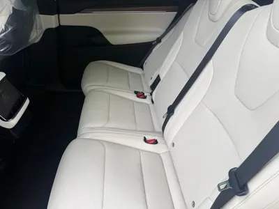 Tesla Model X 2026, 367 км, за 102571.46 USD