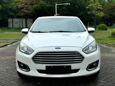 Ford Escort 2017, 120000 км, за 3345.22 USD