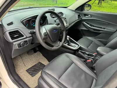 Ford Escort 2017, 120000 км, за 3345.22 USD