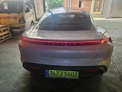 Porsche Taycan 2025, 25200 км, за 109003.25 USD