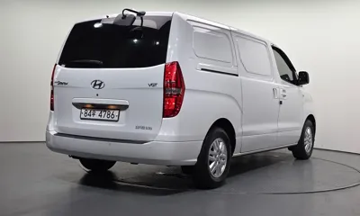 Hyundai Starex 2019, 44003 км, за 11703.11 USD