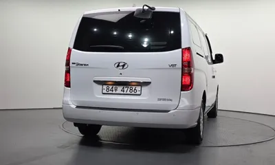 Hyundai Starex 2019, 44003 км, за 11703.11 USD